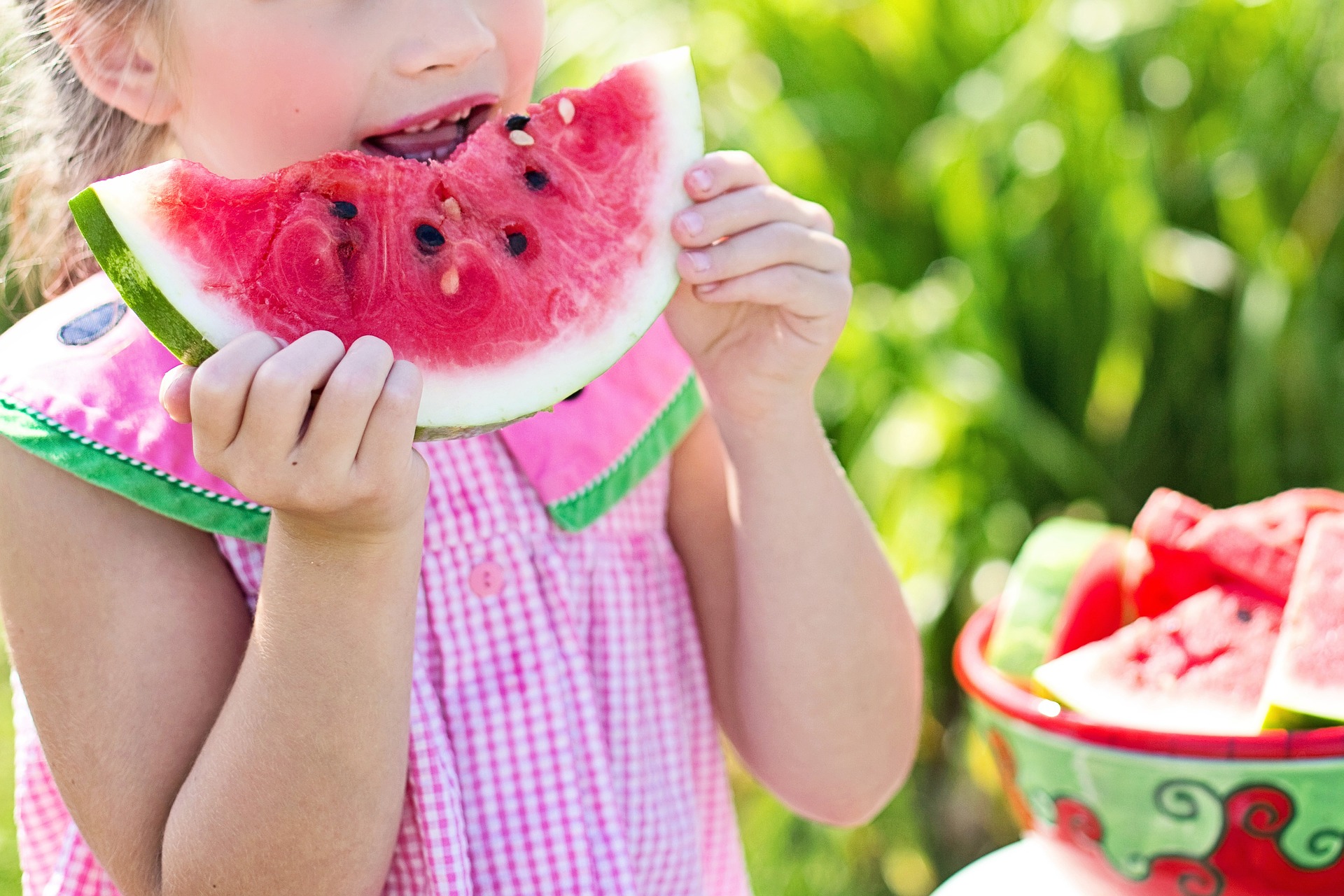 Read more about the article Burger oder Bananen: 5 Tipps, wie Deine Kinder mehr Obst und Gemüse essen